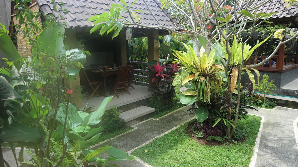 Chez Ida Apartment Ubud  Bagian luar foto